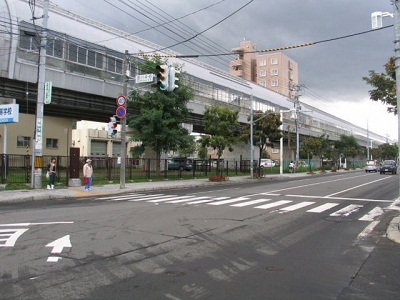 地下鉄高架シエルター