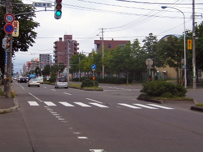 東15丁目屯田通 新道東駅前